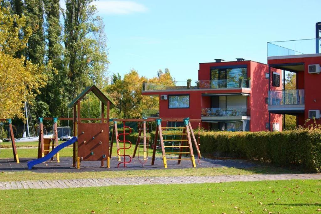 Butique Apartman Grand Balatonlelle Εξωτερικό φωτογραφία